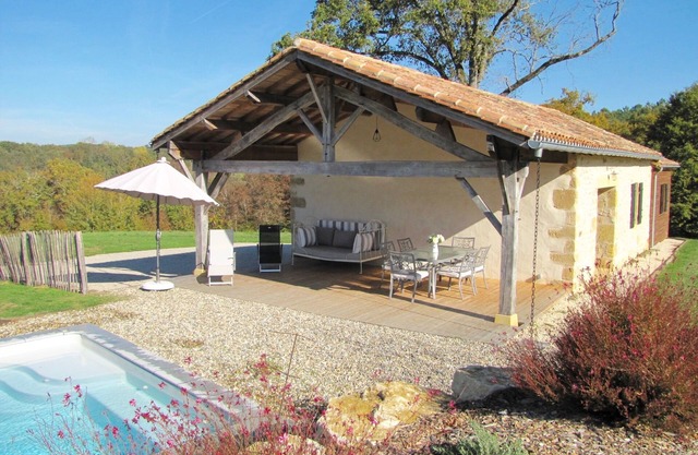 Detached House with Private Pool in the Country in Monpazier, Périgord
