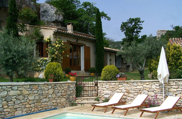 Detached Provencal house with private pool!