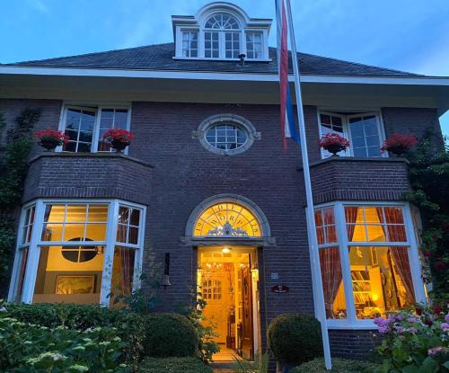 Deventer Heritage en Boutique B&B, museumhuis "De Worp", het huis met de theekoepel, logeren in authentiek historisch erfgoed