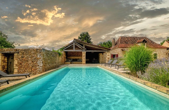Dezie Manor Cottage and Gardens near Sarlat la Caneda