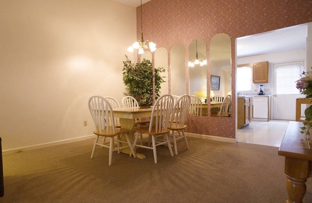 Diamond Caverns Resort & Golf Club Near Mammoth Cave