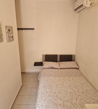 Diana's Cozy 9 Studio