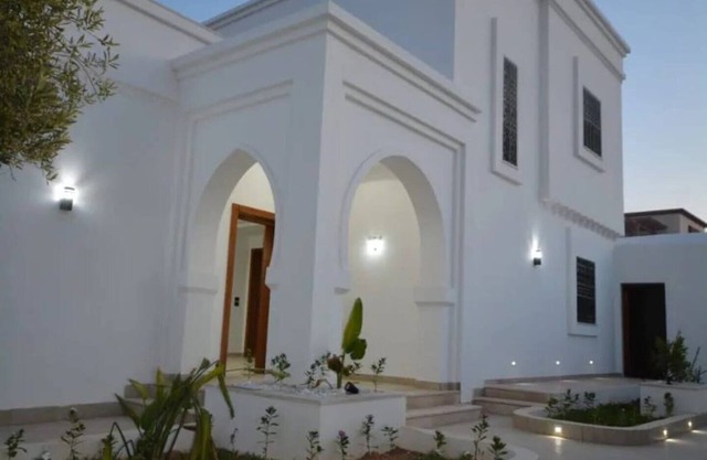 Diar Nader une Villa Haute Standing Centre Ville Midoune 5 Minutes Carrefour