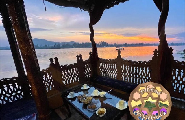 Dilshad Houseboats