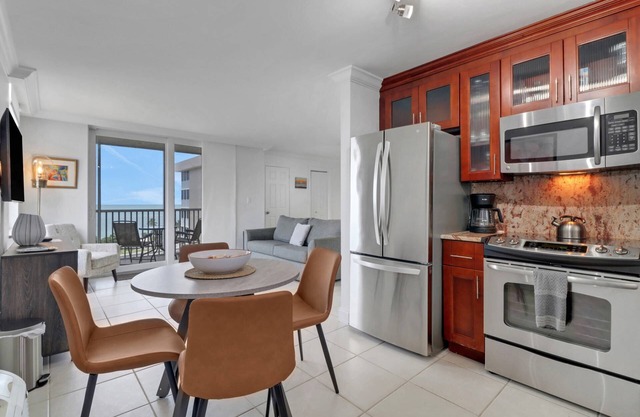 Direct 9th Floor Gulf View! Walk to the Beach! Free Parking & Over $100 of Free Daily Activities!