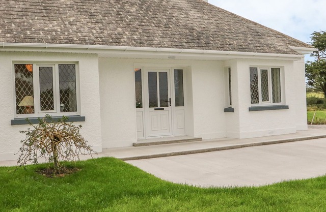 DIRREEN HOUSE, family friendly in Listowel, County Kerry