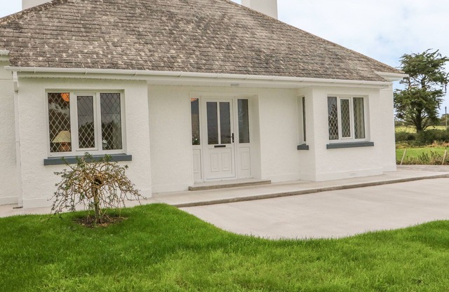 DIRREEN HOUSE, family friendly in Listowel, County Kerry