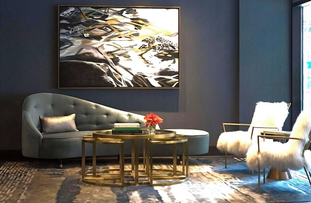 Discover the Best of Chicago's Loop Near Ford Center Theatre! Pets are Welcome!