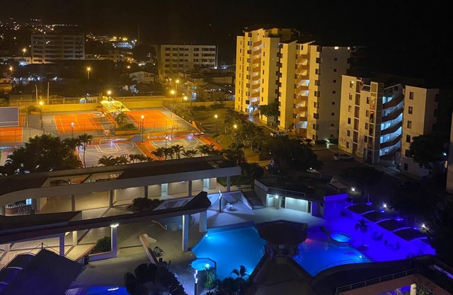 Discover the Ecuadorian paradise from our beachfront apartment!