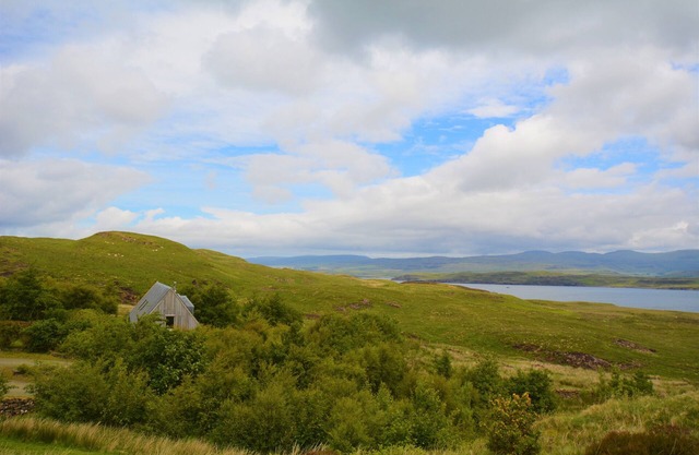 Diubaig House - tranquil, spacious, panoramic loch views, secluded 3-acre garden