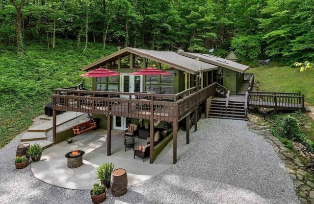 Doc's Lake Escape - Covered slip, Hot tub Fire Pit