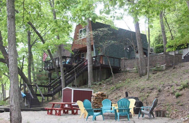 Dock Holiday - 2 BR/1.5 Bath House in Quiet Cove - Great Outdoor Spaces & Dog Friendly