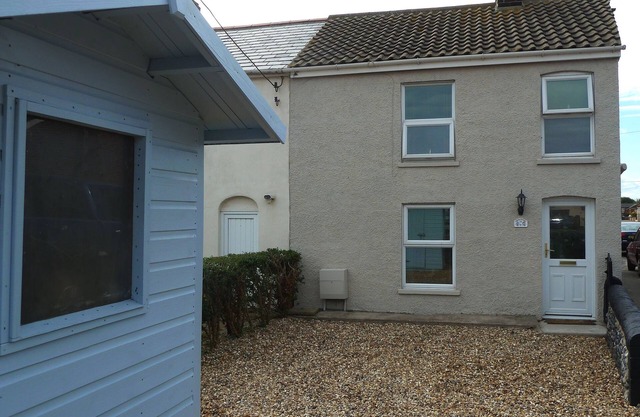 Dog Friendly, Cosy Fisherman's Cottage Within 150 Metres Of A Long Sandy Beach