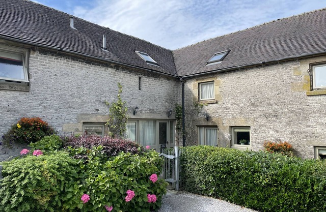 Dog-friendly country cottage for two people