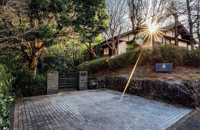 Dogs are welcome as there is a dog run A rental villa surrounded by trees/Ito Shizuoka