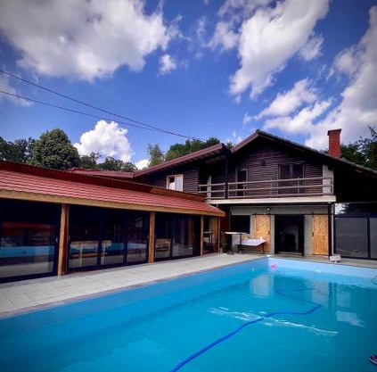 DOLINA SUNCA (Ranch Corral)