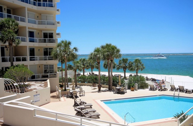 Dolphin View: Home Away From Home! Best of Both Worlds - Beach and Harbor!