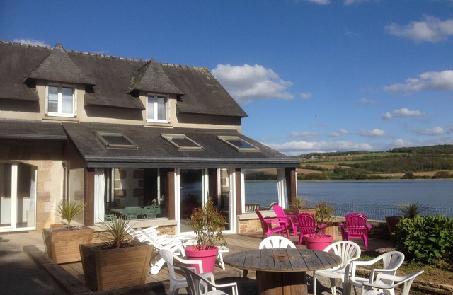 Domain Wifi Kayaks Stand up "feet in the water" in Landerneau dogs ok