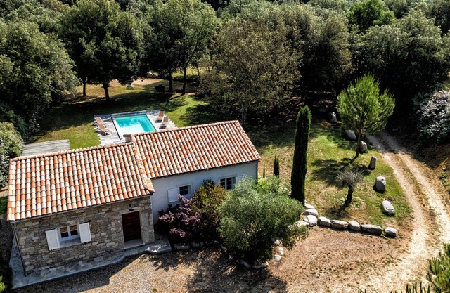 Domaine de Bracciole CORTE villa, swimming pool, 20ha wooded park, river