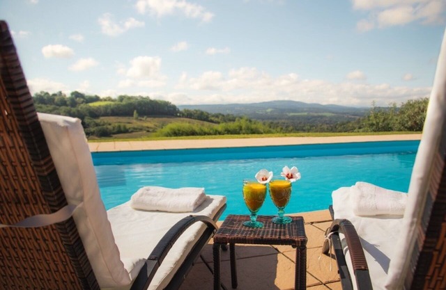 Domaine de Manzac (private pool, yoga studio, exceptional views, A/C, services)