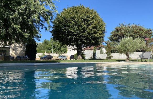Domaine des Oliviers House with swimming pool