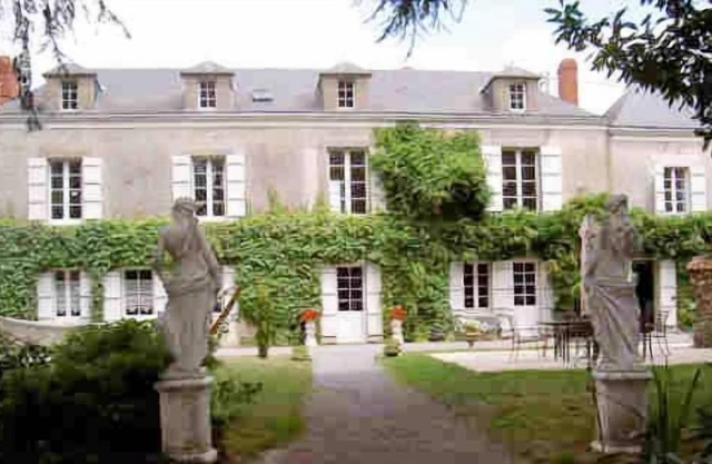 Domaine Renaissance.