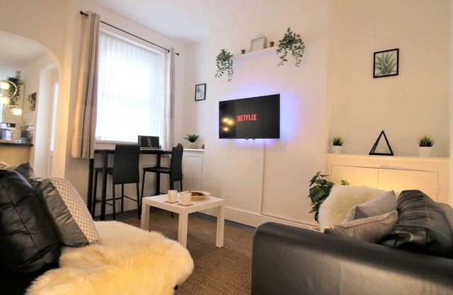 Donald Street (4 beds)
