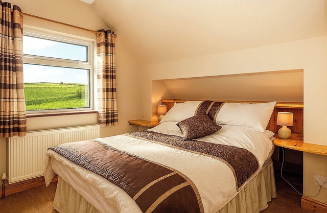 Donegal 3Beds Cottage - PetsOK, Family,FreeParking