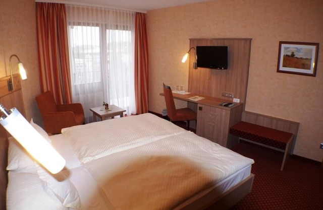 Doppelzimmer, Dusche, WC, Nichtraucher - Hotel-restaurant St. Martiner Castell