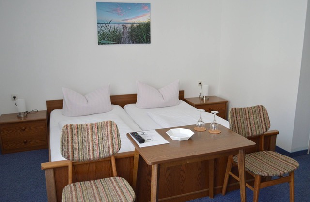 Doppelzimmer mit Balkon und Schlafsofa - Gasthof-pension Fränkische Schweiz Obertrubach