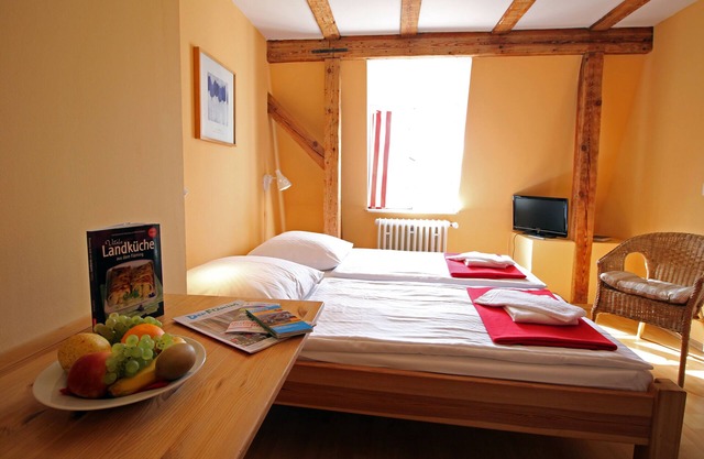 Doppelzimmer mit Dusche/wc, Frühstück