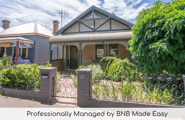 Dora Cottage - Central, Cosy & Convenient