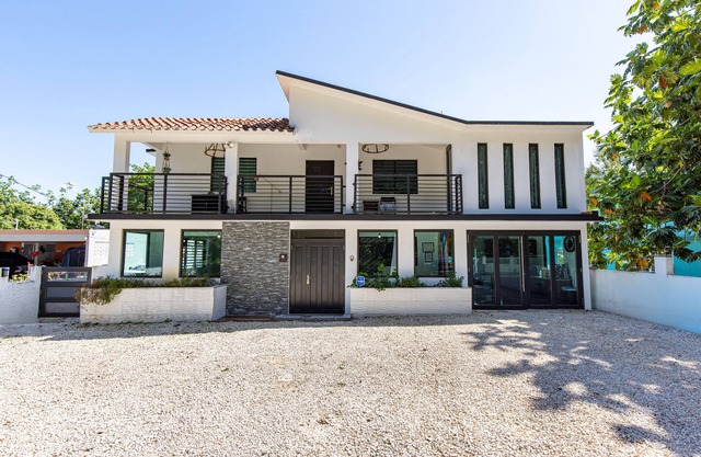 Dorado White House