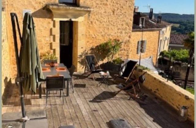 Dordogne, in the heart of Black Perigord, village house with private pool