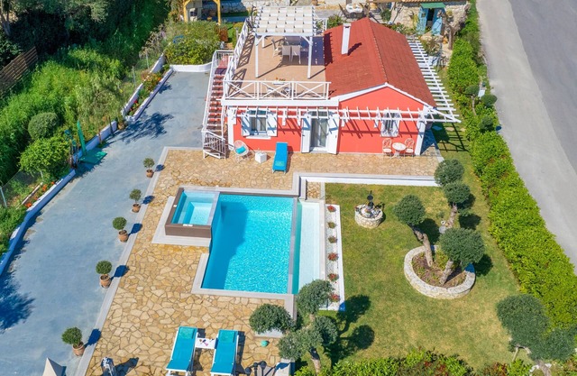 Dorothea-2 bedroom villa private pool & studio