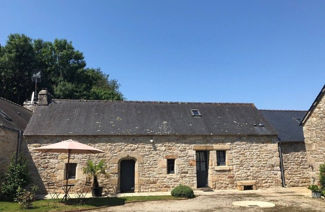 DOUARNENEZ bay all inclusive 4 people jacuzzi and sauna