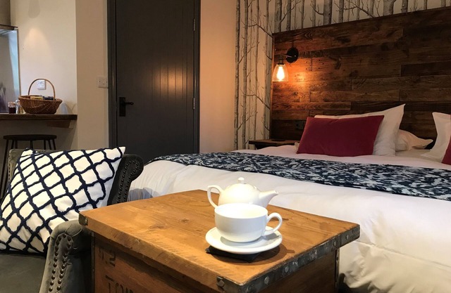 Double bed ensuite kitchen terrace