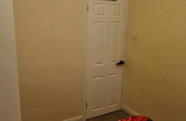 Double bedroom near Wimbledon