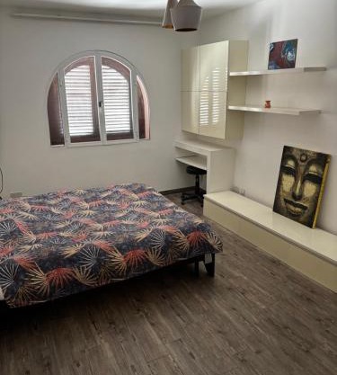 Double bedroom with private bathroom