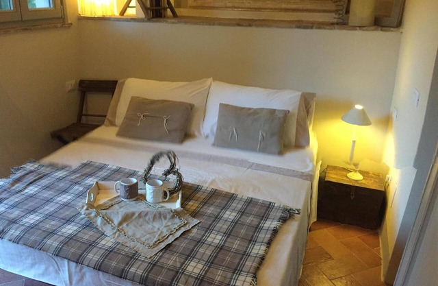 DOUBLE ROOM