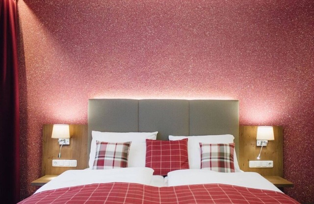 Double room de luxe, shower/WC - Gasthof-Pension Luger - on the Danube Cycle Path, Donausteig