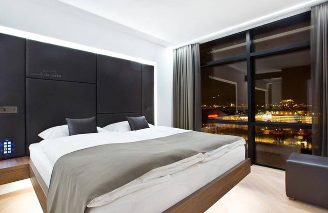 Double room deluxe panoramic view, breakfast - COOL MAMA Hotel Salzburg