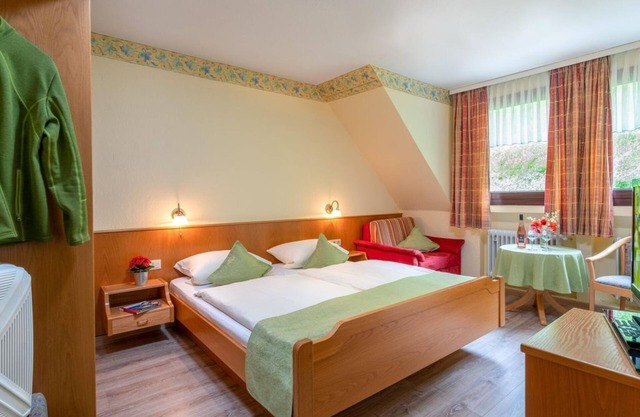Double room, shower or bath, WC - Gutsschänke Sennerhof