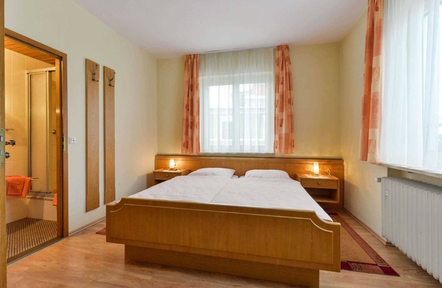 Double room shower/WC - Gasthof Zur Sonne