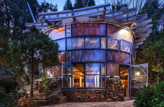Double-story glass-cottage in forest w/ Private waterfall! 1 bedroom.