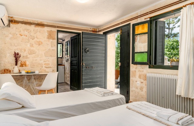 Double Studio N.4 - Orama Stone Apartments