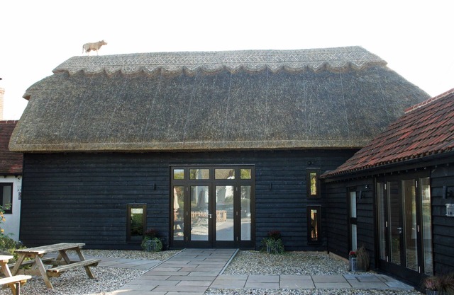 Double/Twin Room @TheRedCow 15min to Cambridge