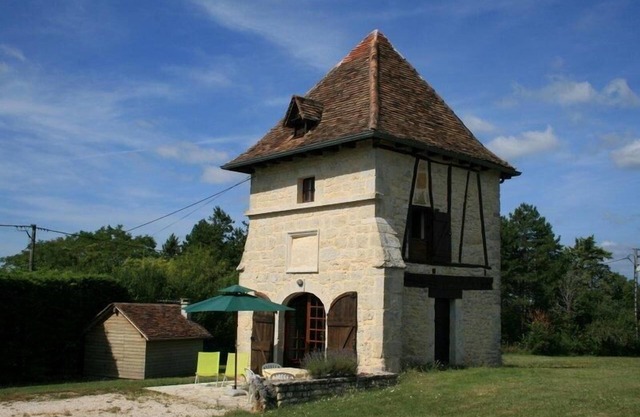 Dovecote 18th century - LES PECHS DU VERS