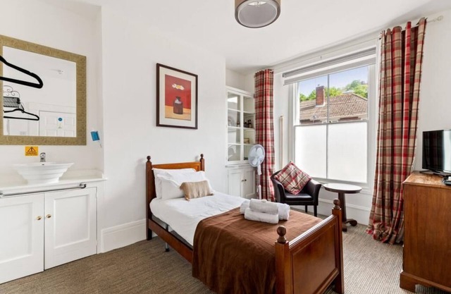 Dover Town Rooms (Single Room 2)