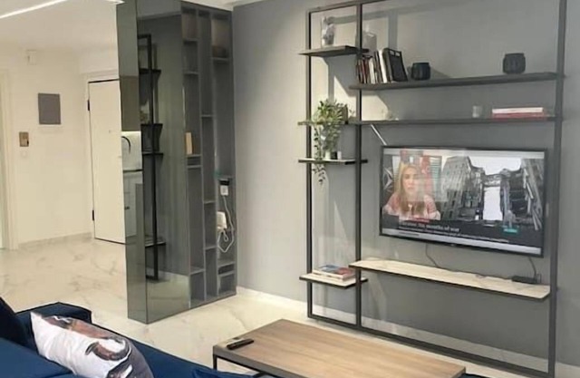 Downtown 3/Bedroom City Apartment